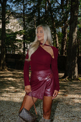 Jenny Cut Out Top- Burgundy